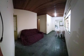 Casa grande e bem localizada